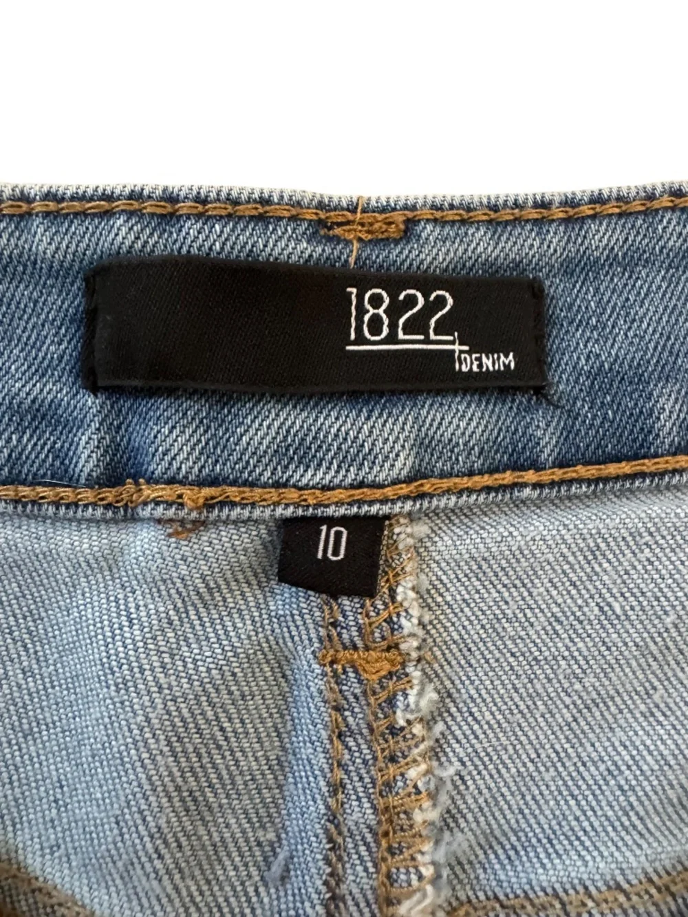 1822 Denim Hi-Rise Distressed Denim Shorts Size 10